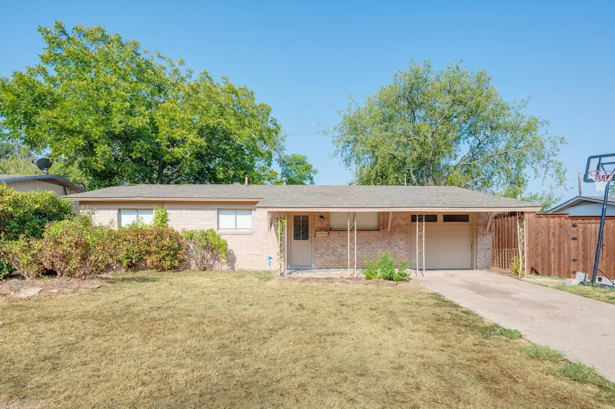 1902 Alan A Dale Road, Arlington, TX 76013 - Image #1