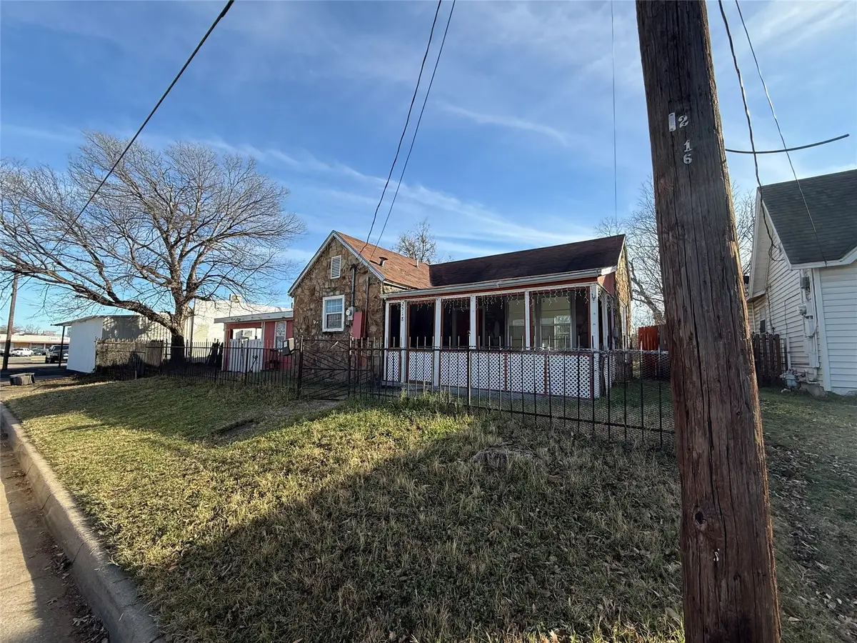 2518 Mclemore Avenue, Fort Worth, TX 76111 - Image #1