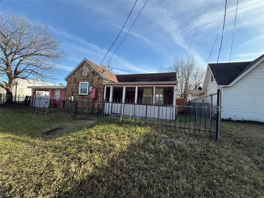 2518 Mclemore Avenue, Fort Worth, TX 76111 - Image #2