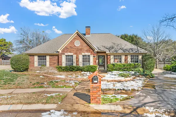 712 Foxmoor Court, Highland Village, TX 75077