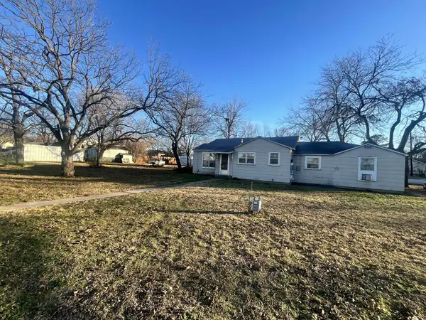 600 E Mesquite Street, Nocona, TX 76255