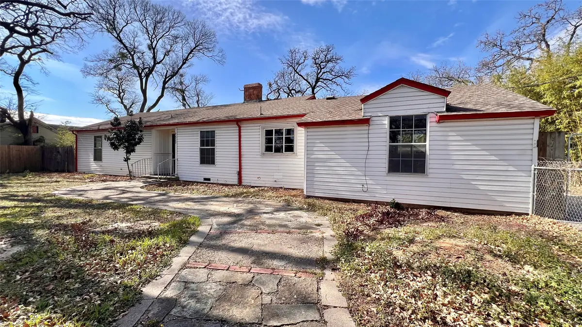 2522 N Hughes Avenue, Fort Worth, TX 76103 - Image #1