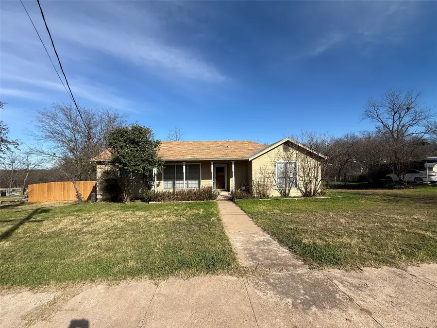609 E Henry, Hamilton, TX 76531 - #2