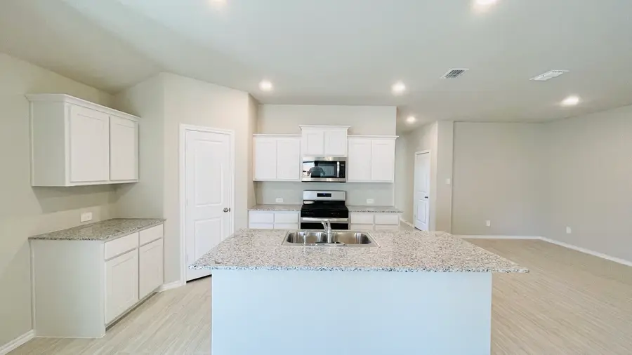 4248 Trickling Creek Lane, Fort Worth, TX 76036 - Image #3