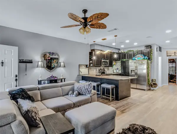 1933 Island Circle #B106, Tool, TX 75143