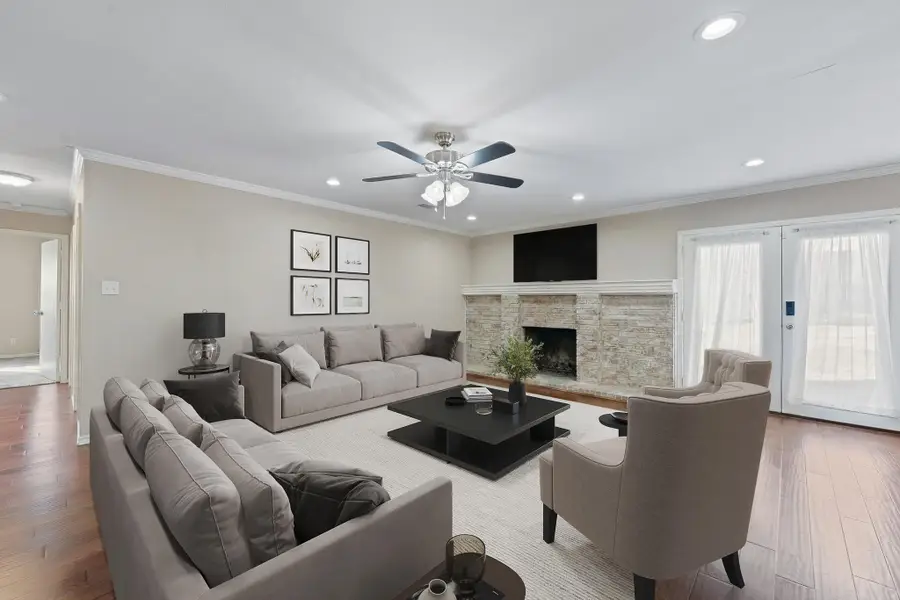 1000 Dorsey Street, Burleson, TX 76028 - Image #2