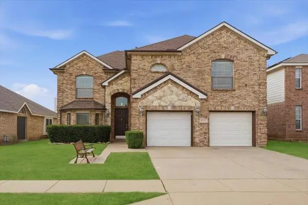 11200 Whispering Brook Lane, Fort Worth, TX 76140