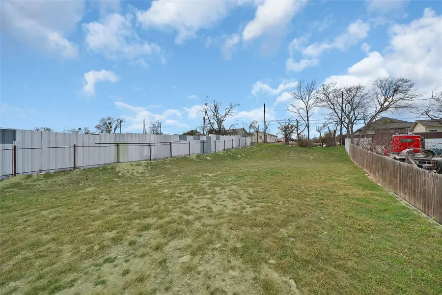 2909 Pearl Avenue, Fort Worth, TX 76106 - Image #3