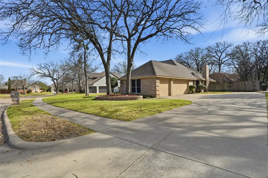 1312 Crows Nest Court, Azle, TX 76020 - Image #2