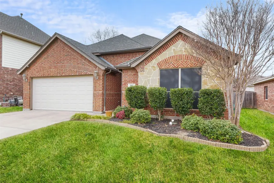 5857 Pearl Oyster Lane, Fort Worth, TX 76179 - Image #2