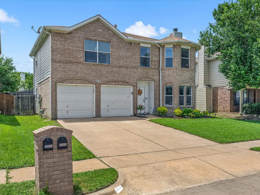 8513 Horse Whisper Lane, Fort Worth, TX 76131 - Image #2