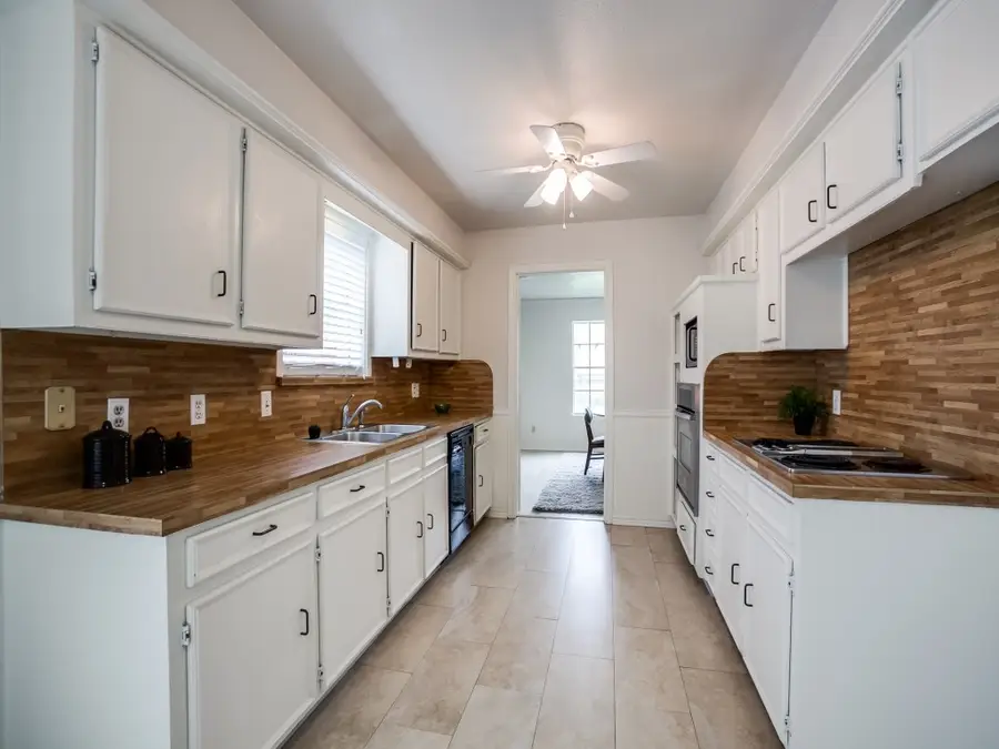 10618 Sandpiper Lane, Dallas, TX 75230 - Image #2