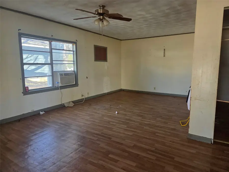 1304/1306 West End Avenue, Clarksville, TX 75426 - #3