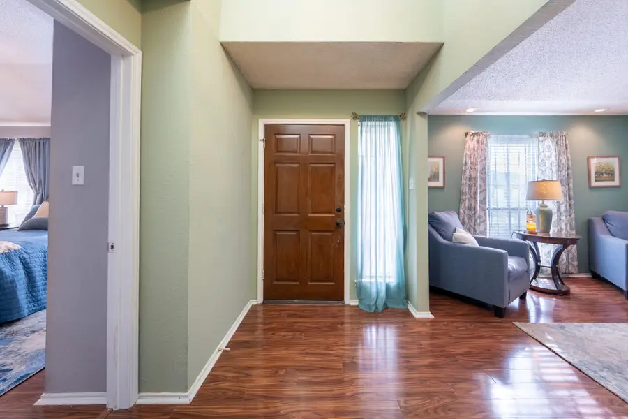 1611 Mission Ridge Trail, Carrollton, TX 75007 - Image #3