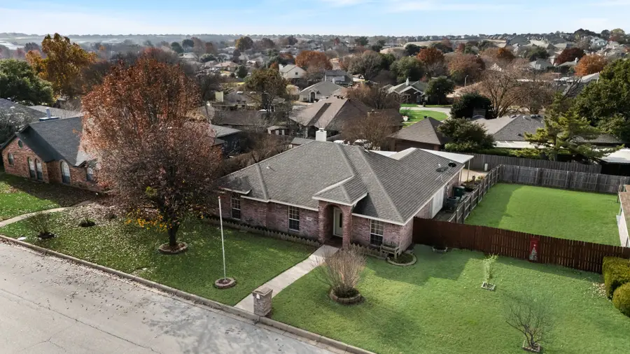 10323 Lone Pine Lane, Fort Worth, TX 76108 - Image #3