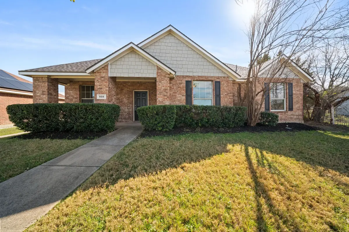 908 W Wintergreen Road, Lancaster, TX 75134 - Image #1