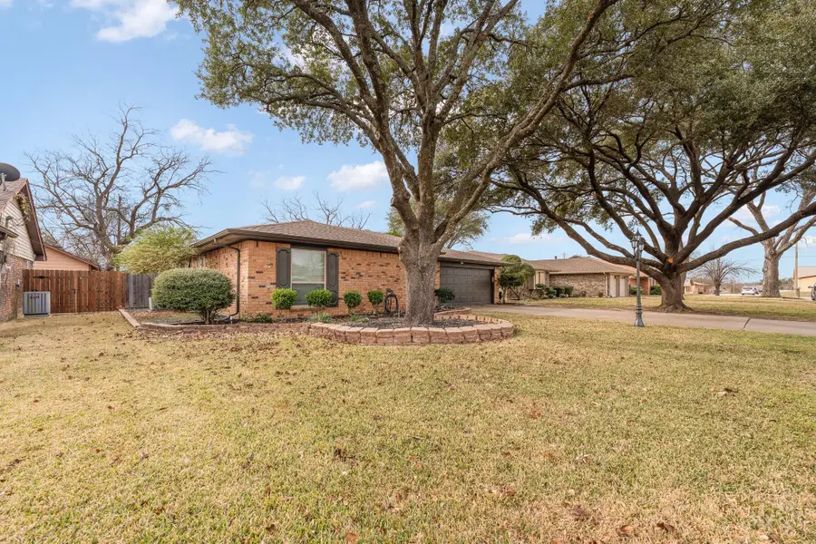 1109 Lena Street, Cleburne, TX 76033 - Image #2