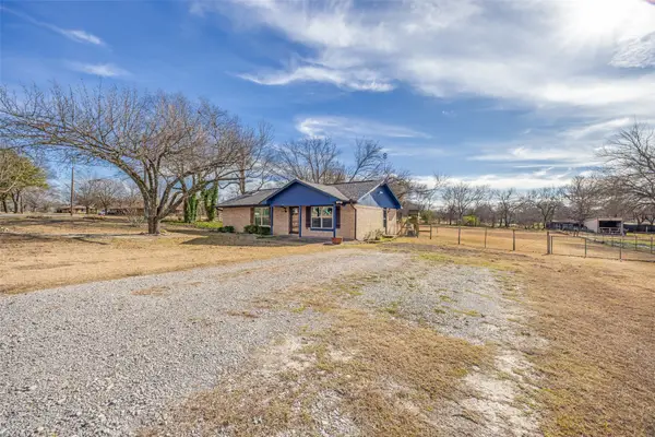 301 Pecan Street, Tom Bean, TX 75489