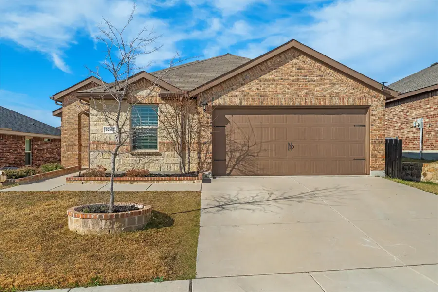 9245 Herringbone Drive, Fort Worth, TX 76131 - Image #3