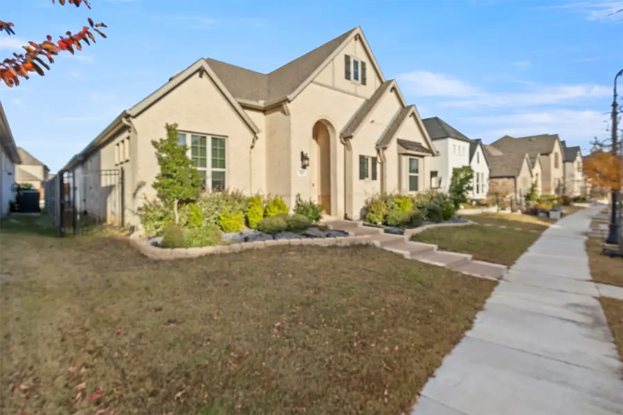 1805 Clouded Wren Drive, Arlington, TX 76005 - Image #2