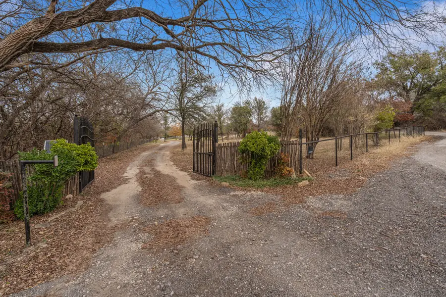 345 Karbo Lane, Weatherford, TX 76085 - Image #3