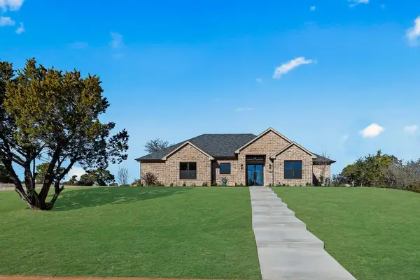 7164 Carnoustie Drive, Cleburne, TX 76033