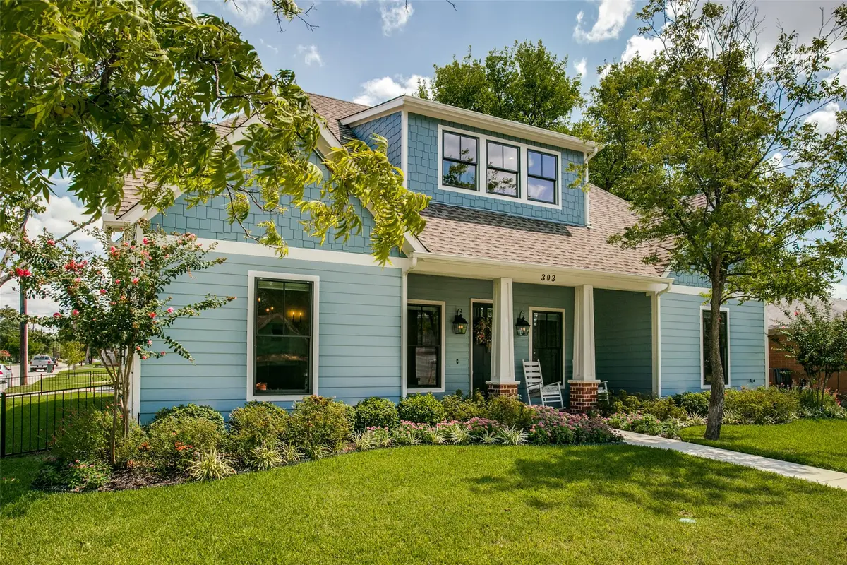 303 S Dooley Street, Grapevine, TX 76051 - #1