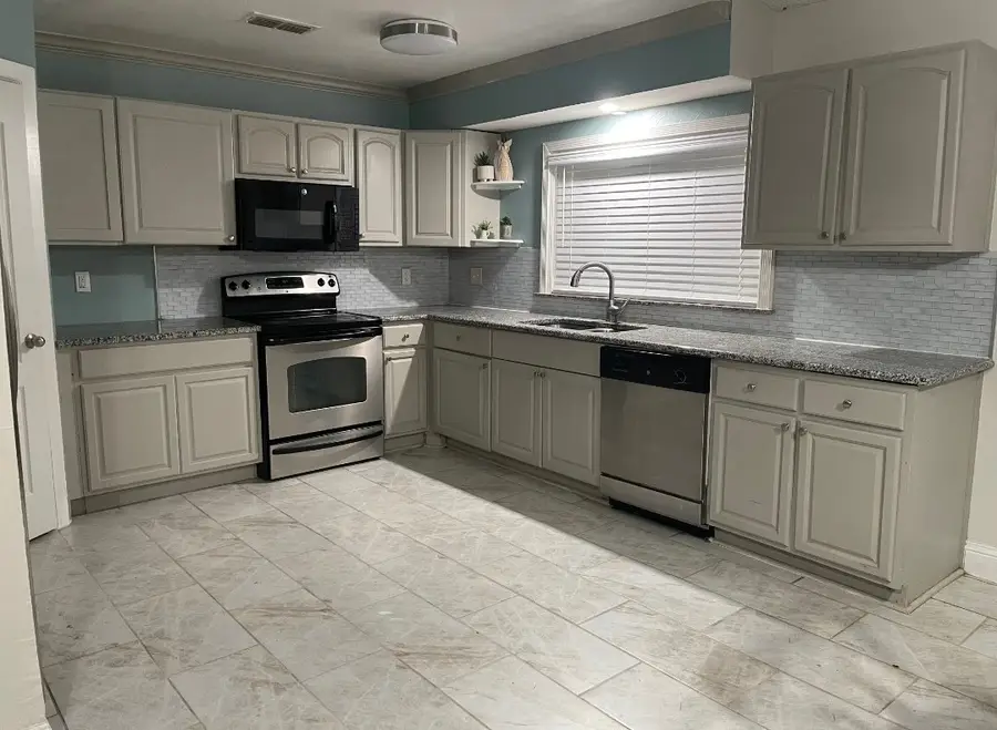 2579 Mossglen Drive, Dallas, TX 75227 - Image #3