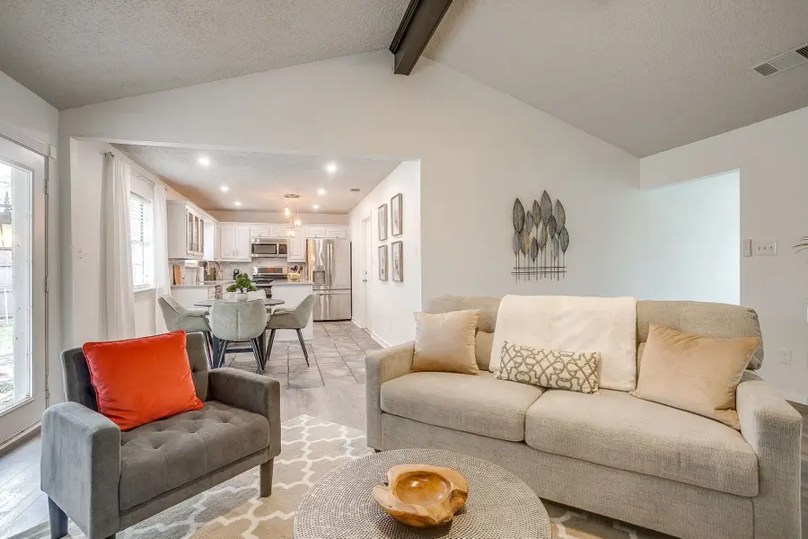 909 Jayellen Court, Burleson, TX 76028 - Image #3