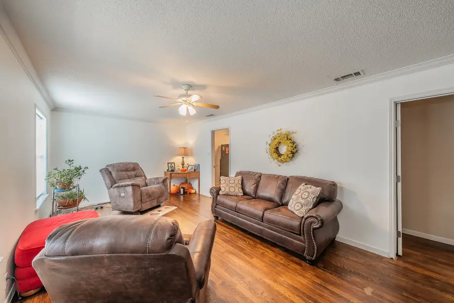 1205 Marshalldale Drive, Arlington, TX 76013 - Image #3