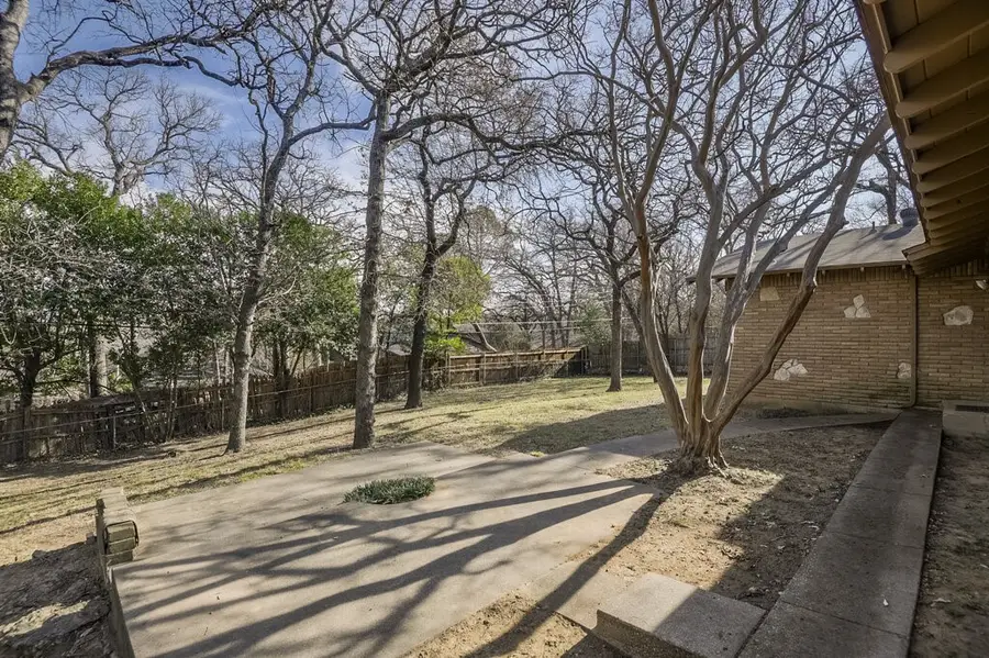 807 N Bowen Road, Arlington, TX 76012 - Image #3
