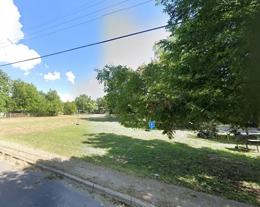 803 Wyatt Street, Waxahachie, TX 75165 - Image #2