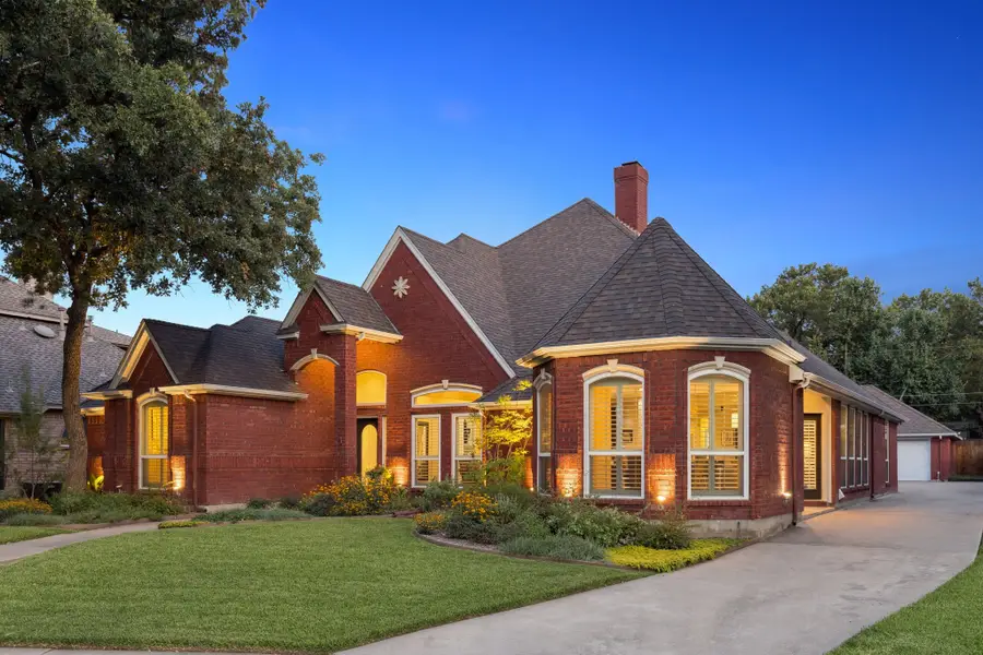 6202 Millwood Court, Arlington, TX 76016 - Image #2