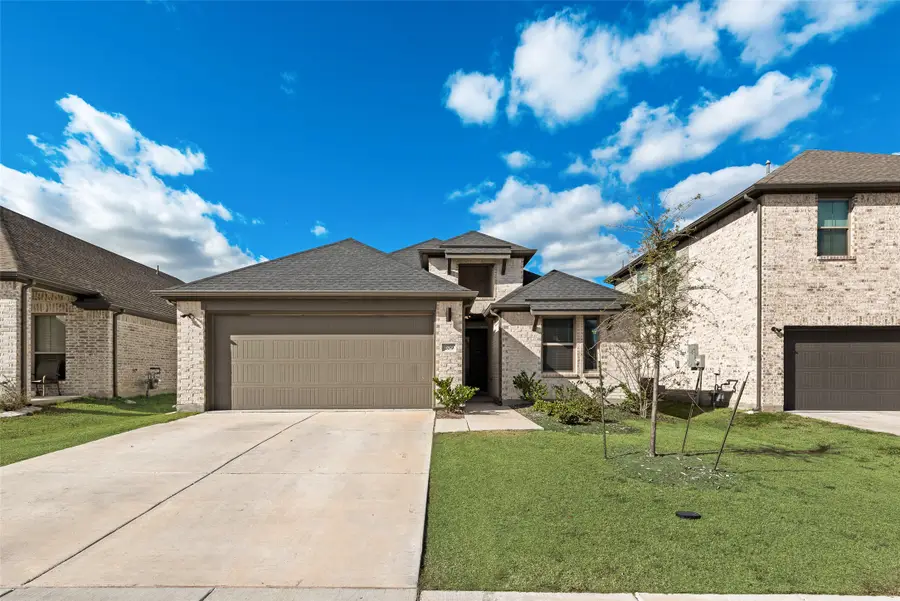 209 Little Bridge Drive, Lavon, TX 75166 - Image #2