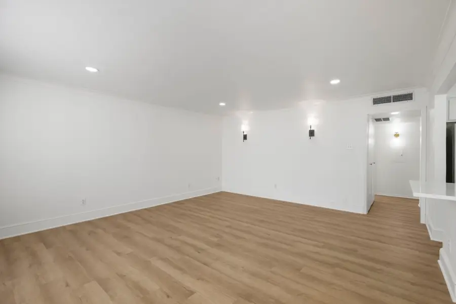 5917 E University Boulevard #215, Dallas, TX 75206 - Image #2