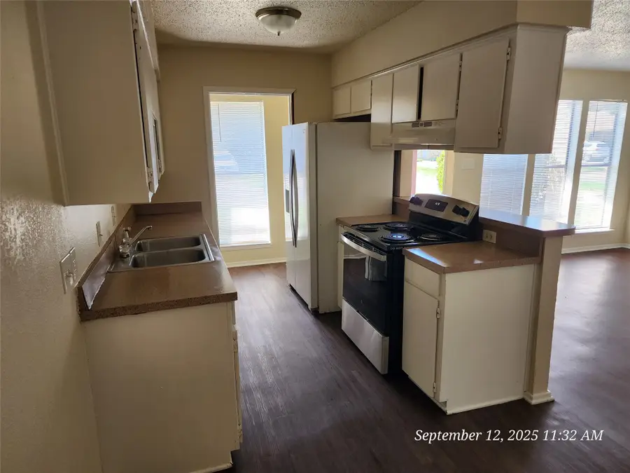 515 Gibbins Court #515-517, Arlington, TX 76011 - Image #3