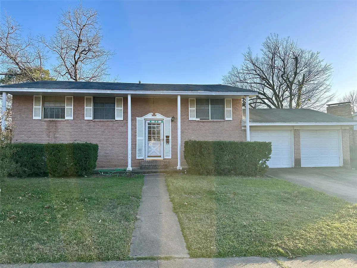 206 Senter Valley Road, Irving, TX 75060 - Image #1