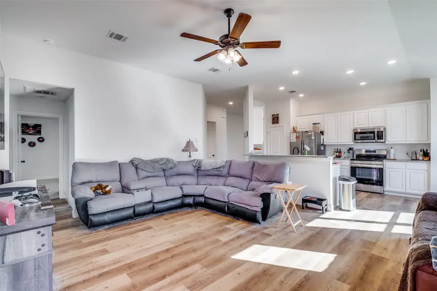 1402 Dry Creek Drive, Cleburne, TX 76033 - #3