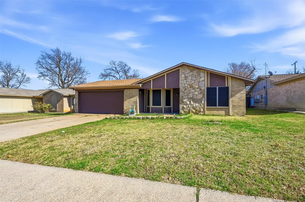 3407 Durango Lane, Arlington, TX 76014 - Image #1