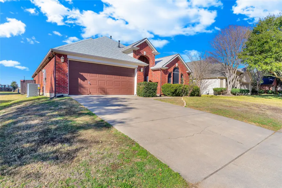 2536 Briarcrest Drive, Burleson, TX 76028 - Image #2
