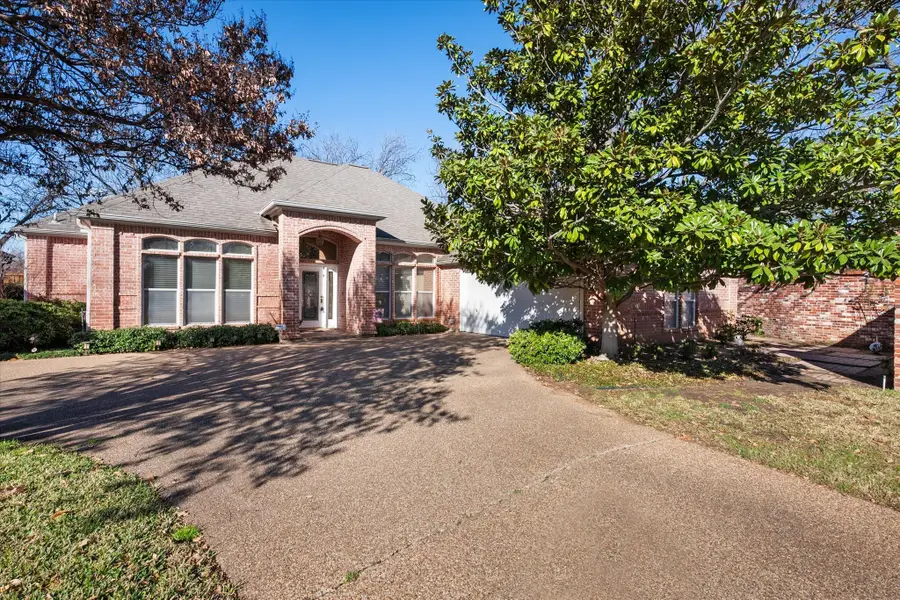 1014 Village Green Court, Arlington, TX 76012 - Image #2