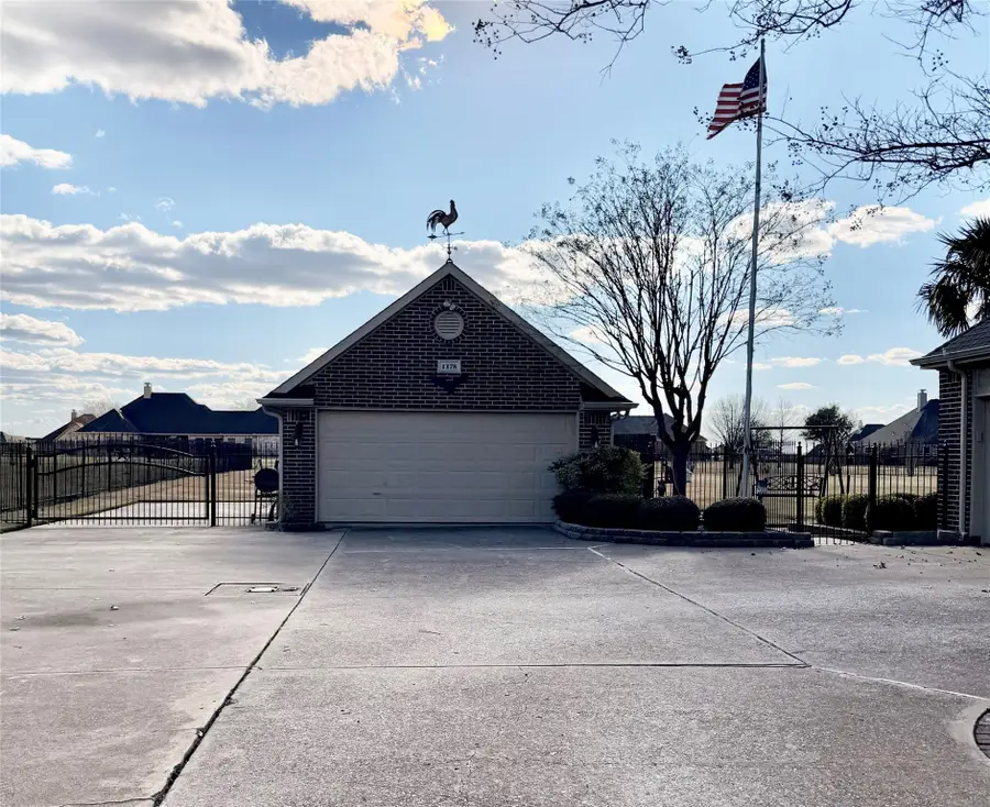 1178 E Remington Park Drive, Talty, TX 75160 - Image #2