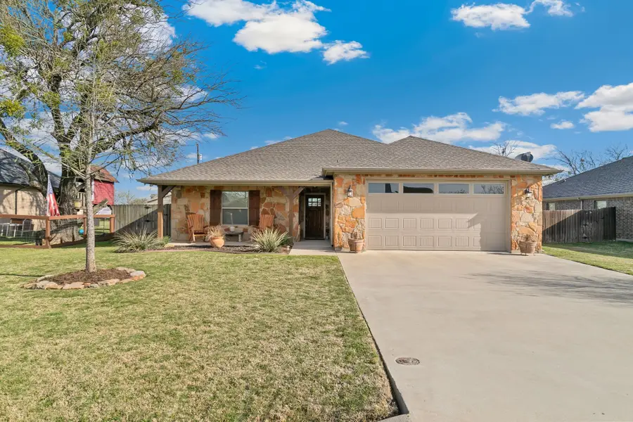 1207 Mary Ann Court, Tioga, TX 76271 - Image #3