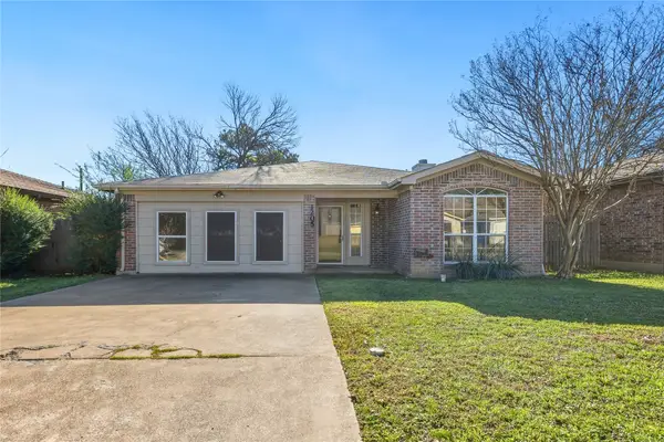 1205 Stone Creek Drive, Mansfield, TX 76063