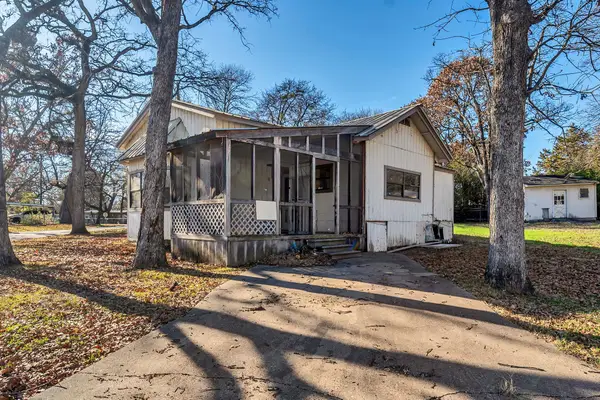 219 Fernwood Drive, Mabank, TX 75156