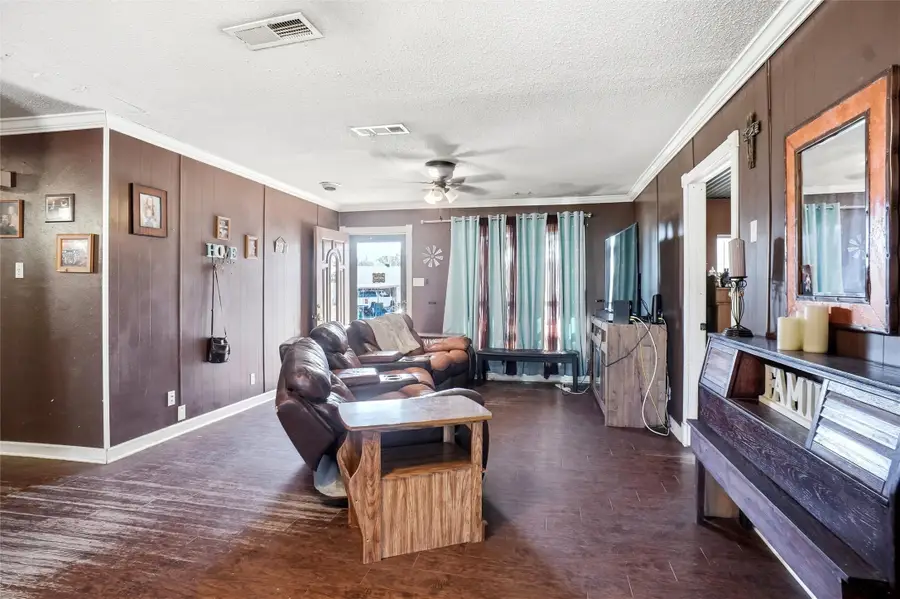 5909 Derek Drive, Watauga, TX 76148 - Image #3