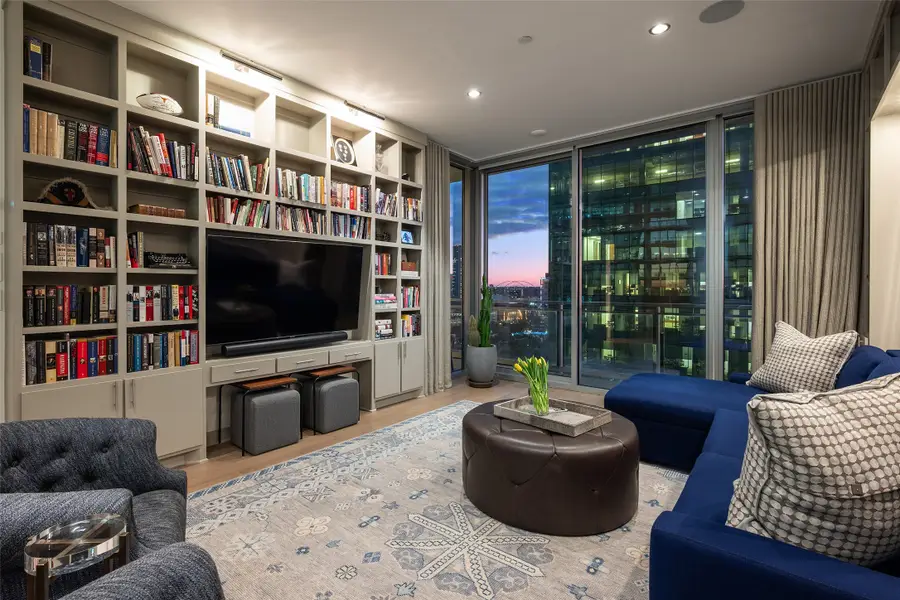 2900 Mckinnon Street #1103, Dallas, TX 75201 - Image #3