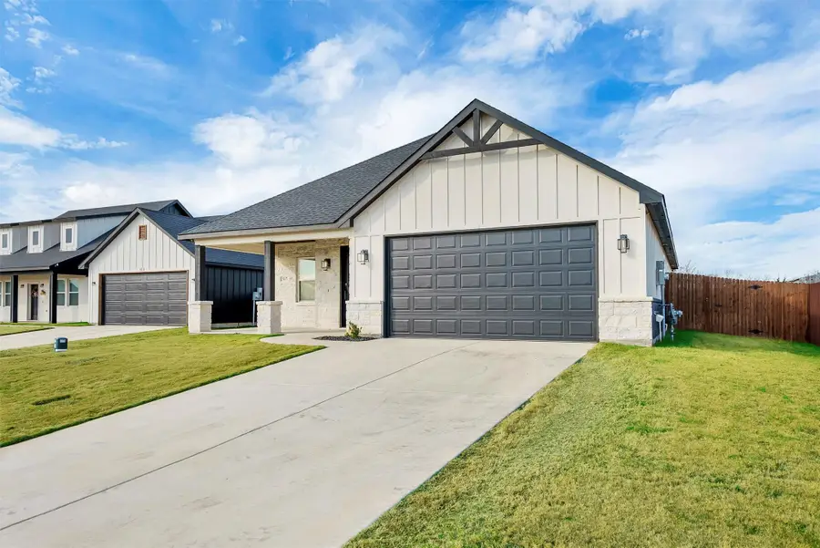 517 Highview Court, Godley, TX 76044 - Image #3