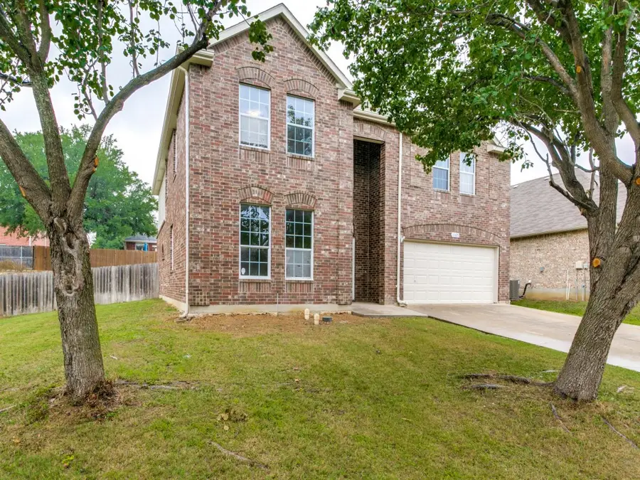 1105 Windhaven Circle, Lewisville, TX 75067 - Image #2