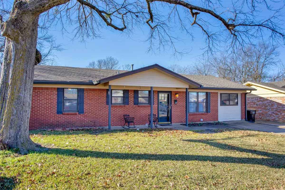 162 N Imperial Drive, Denison, TX 75020 - Image #1